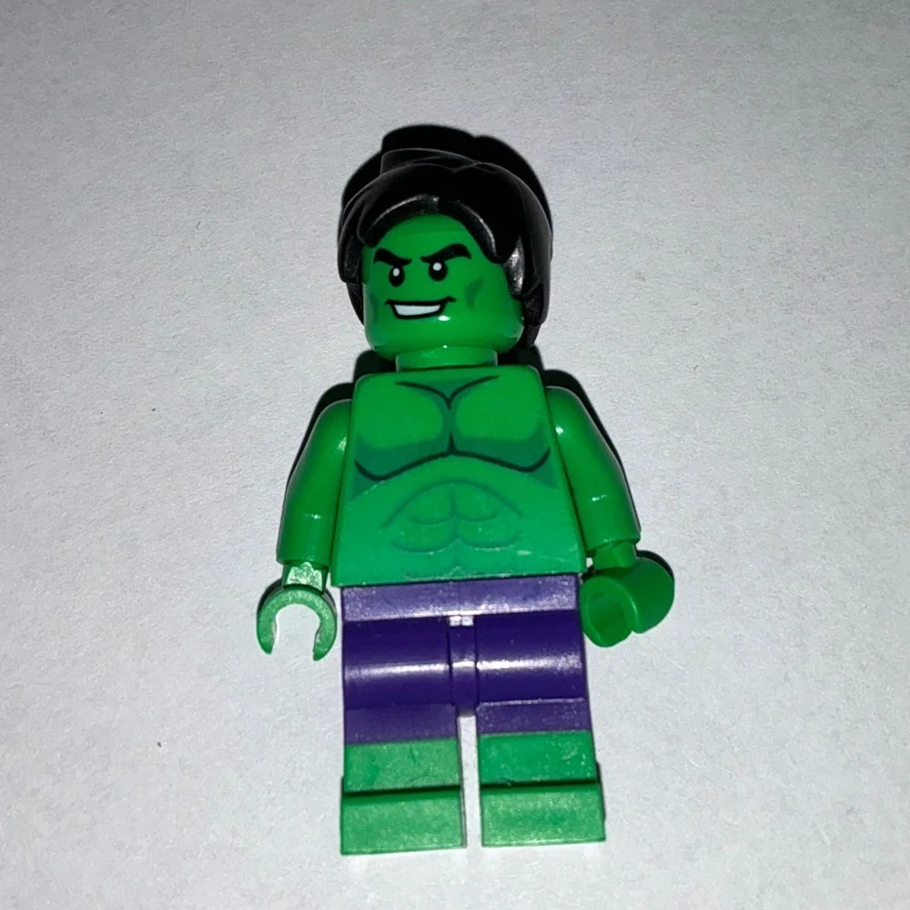 Hulk - Smile Grin 10782 LEGO Marvel Super Heroes MiniFigure Dark Purple Pants